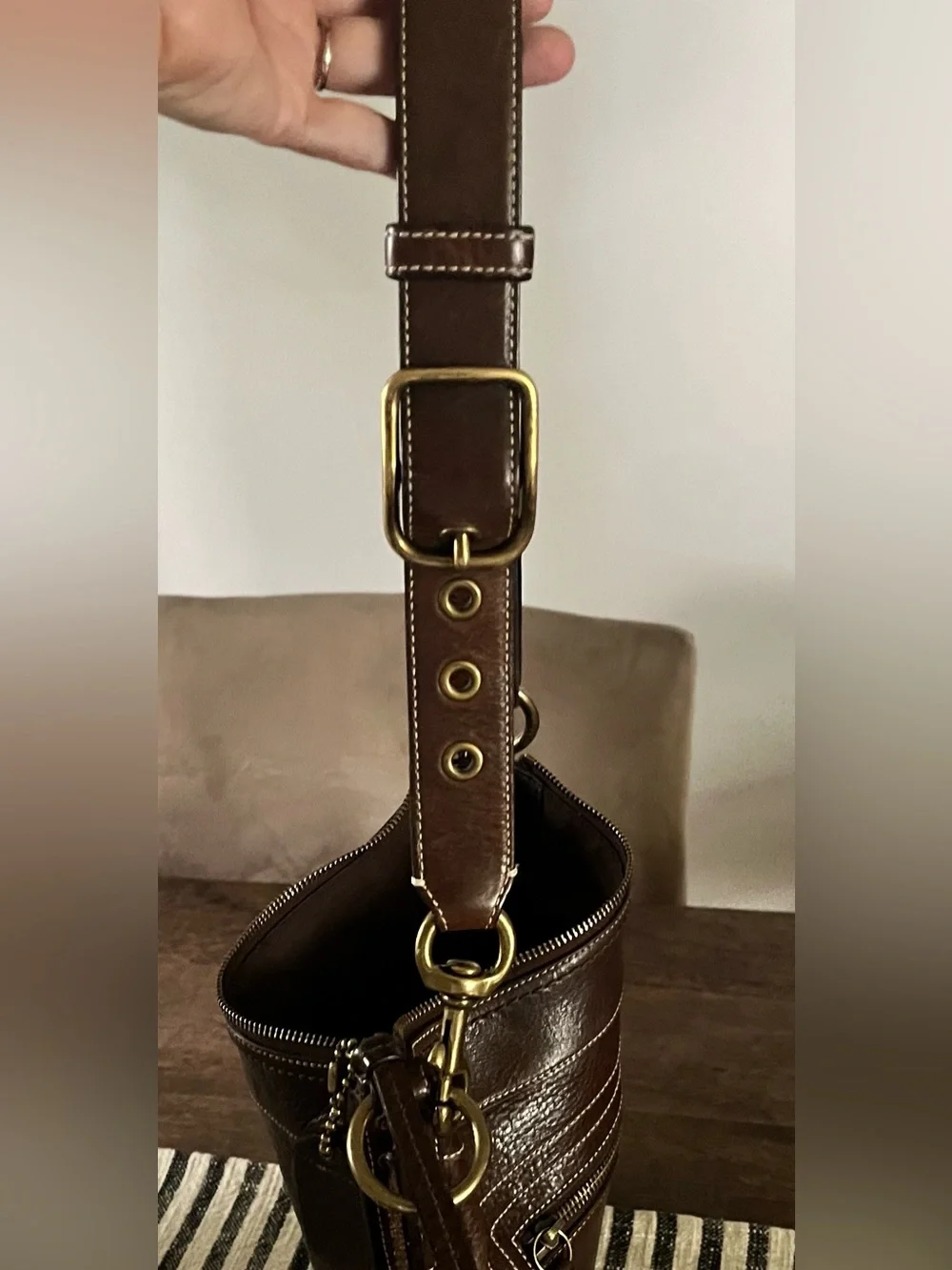 Vintage dark brown leather Coach Bleecker shoulder bag 10398 brass hardware